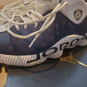 JORDAN JUMPMAN TEAM II - UNIVERSITY OF CAL COLORWAY - SIZE 10